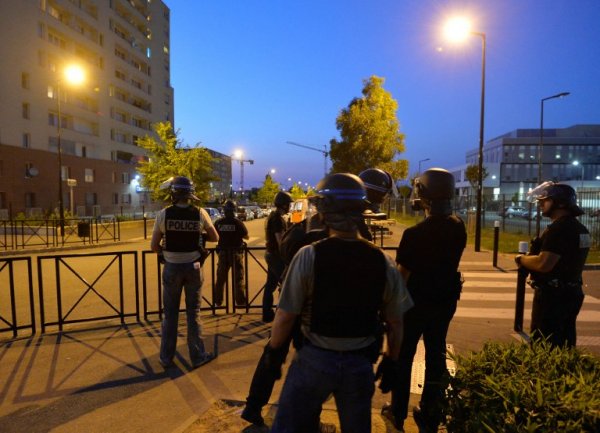  État d’urgence : Premières condamnations de manifestants, inquiétude pour les libertés