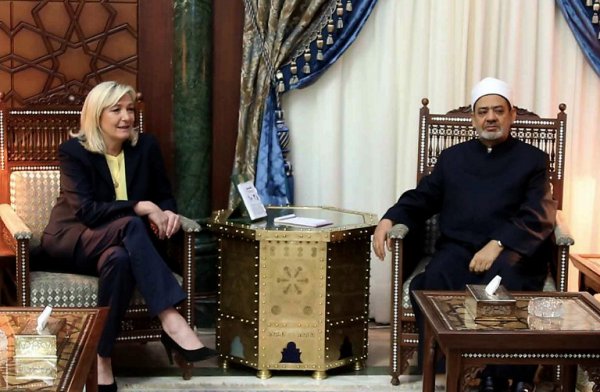  Marine Le Pen reçue par un imam en Égypte