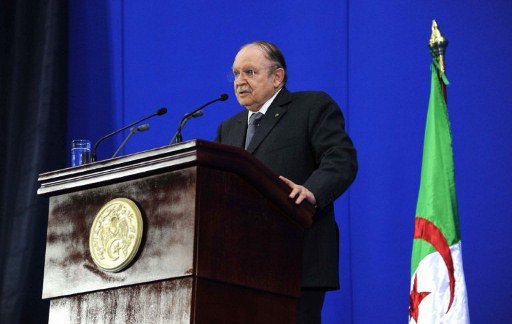  Algérie. Bouteflika fait un appel du pied à Hollande