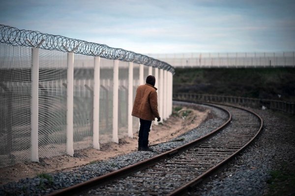  Etrangers à Calais : déplacements forcés, gestion « industrialisée »