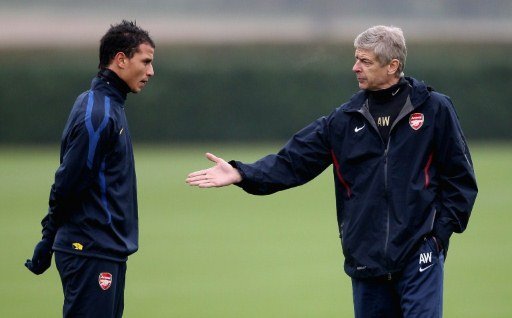  Football. Marouane Chamakh doit-il quitter Arsenal ?