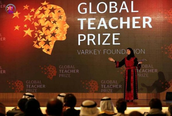  Le prestigieux prix du Global Teacher Prize remporté par une enseignante palestinienne