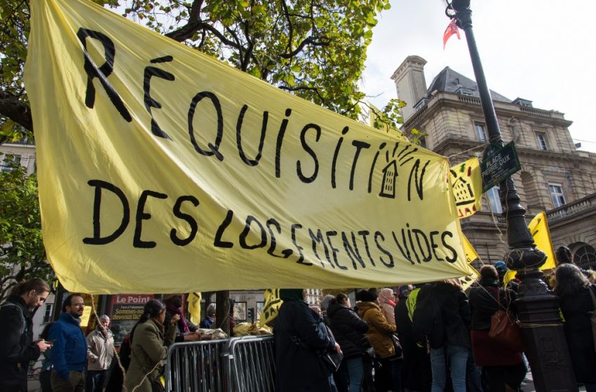  Paris- Un ancien commissariat occupé par des sans-logis