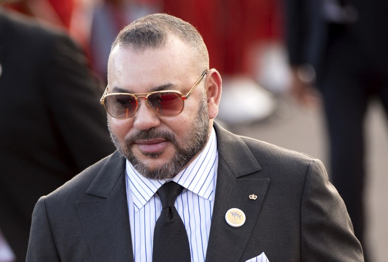  Le roi Mohammed VI  met fin au calvaire de 13 familles syriennes bloquées à la frontière algéro-marocaine