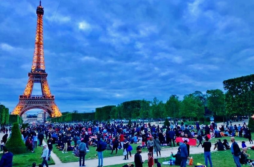  Un iftar collectif parisien réunit plus de mille personnes