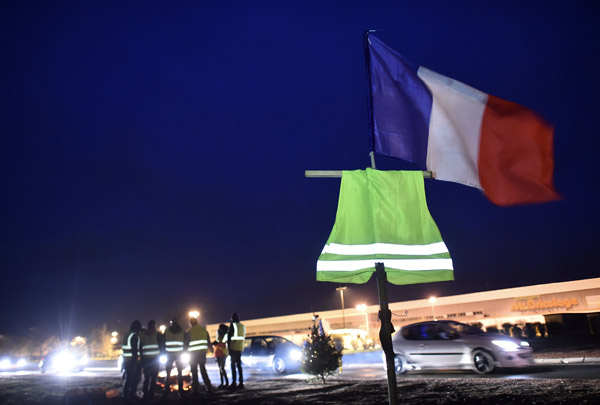  Gilets jaunes et banlieue, des passerelles à bâtir