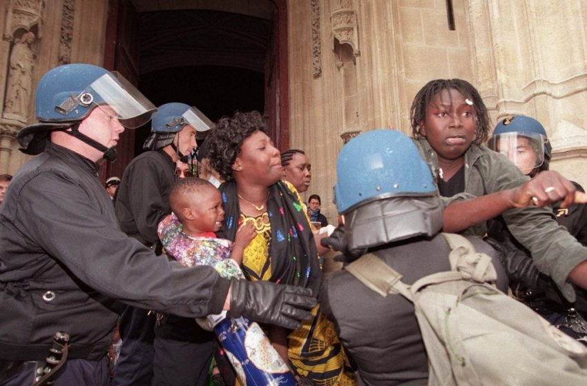  Expulsion de l’église Saint-Bernard : espoir de convergence