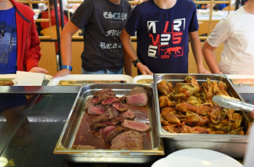  Pont-de-Chéruy : Un élève exclu de la cantine après son refus de manger de la viande