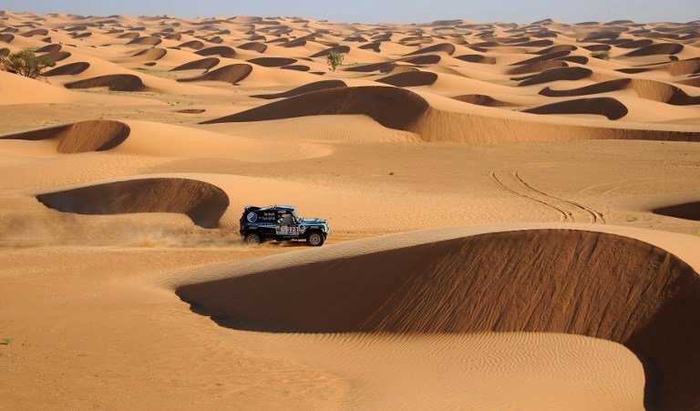  Le Rallye « Africa Eco Race » traverse Guerguerate et entame l’étape mauritanienne