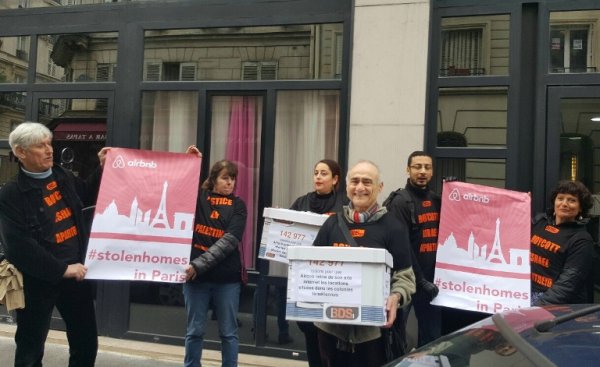  Opération réussie devant les locaux d’Airbnb des militants de BDS