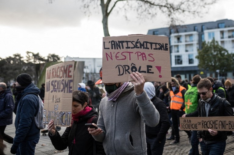  Contre l’antisémitisme et le racisme sous toutes ses formes