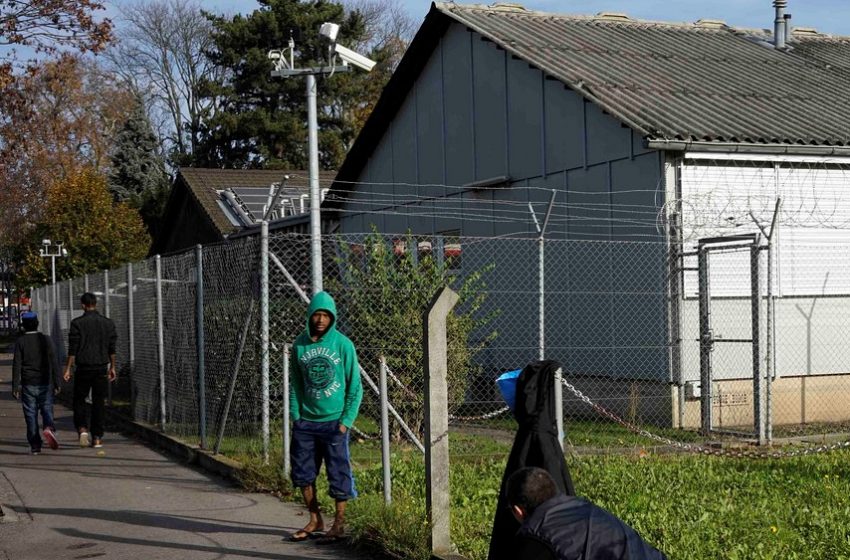  Calais : Des mineurs étrangers victimes de travail forcé selon une ONG britannique