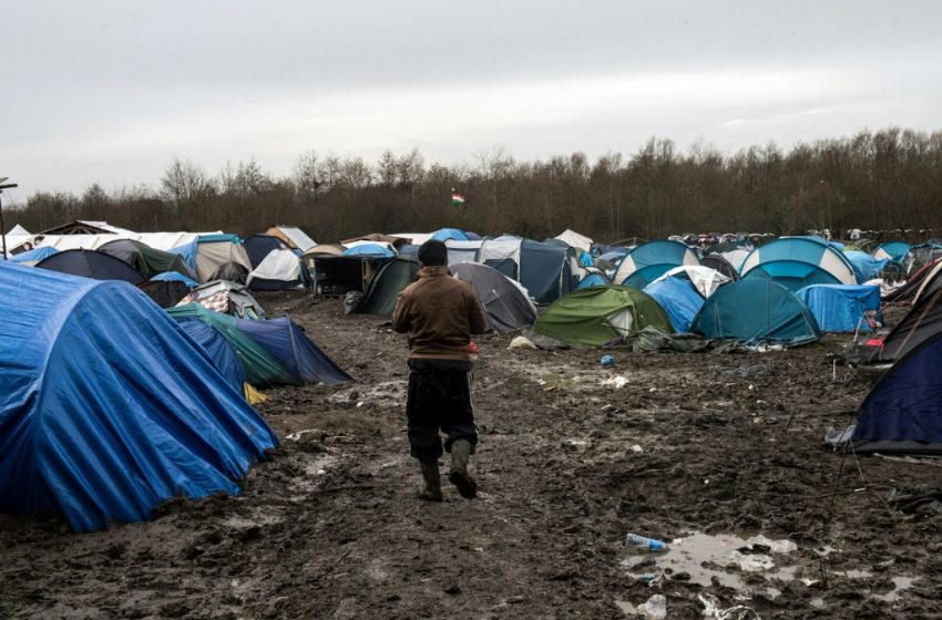  Calais : Confinement pour tous, sauf les exilés