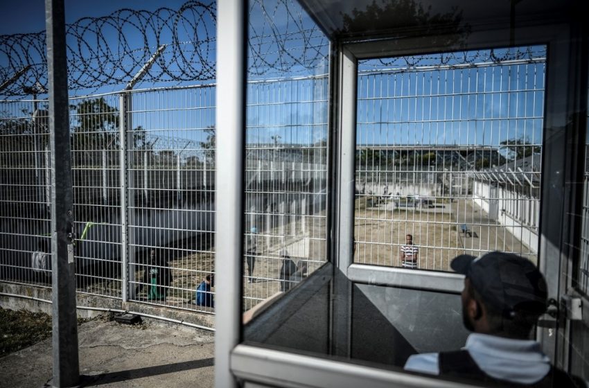  Immigration : les députés interpellés sur les enfants enfermés