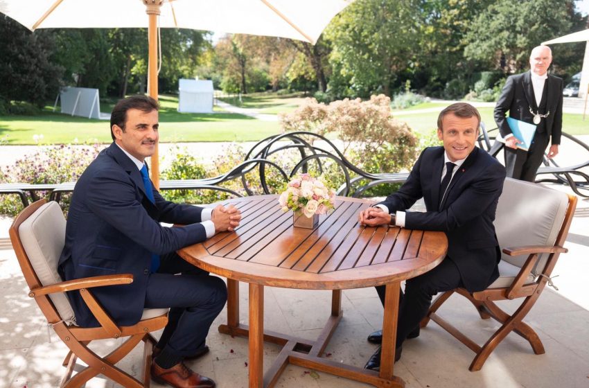  L’émir du Qatar, hôte de Macron