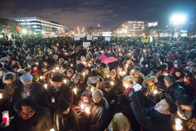  Montréal : grande manifestation d’hommage aux victimes du terrorisme nationaliste