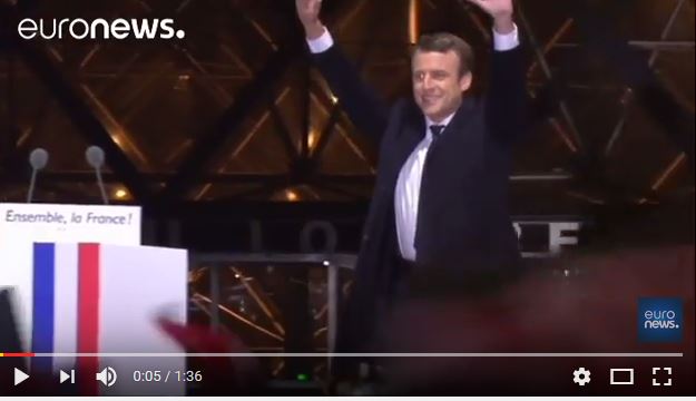  Emmanuel Macron en marche pour les législatives