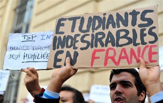  France. Manifestation à Paris lors de la journée mondiale des migrants