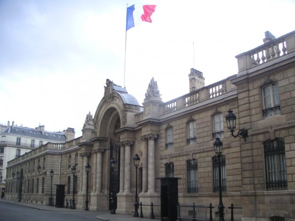  France. Sondages à l’Élysée : Six proches de Nicolas Sarkozy placés en garde à vue