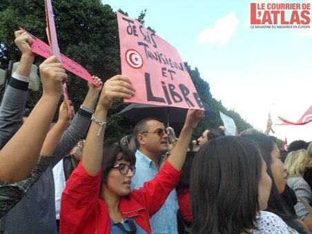  «Aatakni» : Les manifestants pour la liberté d’expression plus nombreux que les intégristes