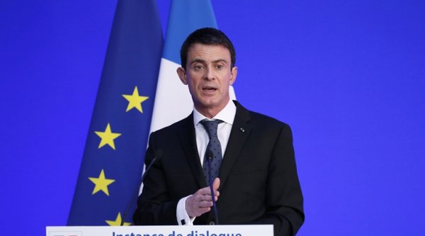  Valls critique un article du New York Times donnant la parole aux musulmanes