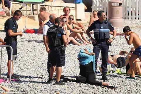  Le contrôle d’une estivante ôtant sa tunique sur une plage de Nice crée l’indignation