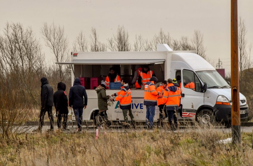  Calais – Interdiction des distributions alimentaires aux exilés