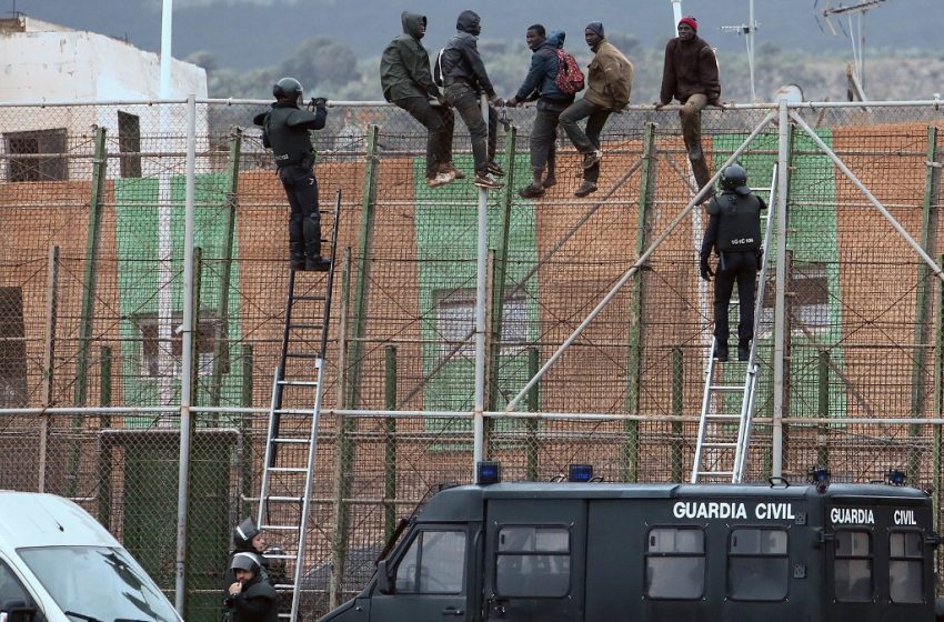  Assaut massif de migrants subsahariens sur le préside occupé de Melilla