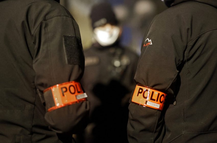  Epinay-sur-Seine : des photos de policiers placardées sur les murs