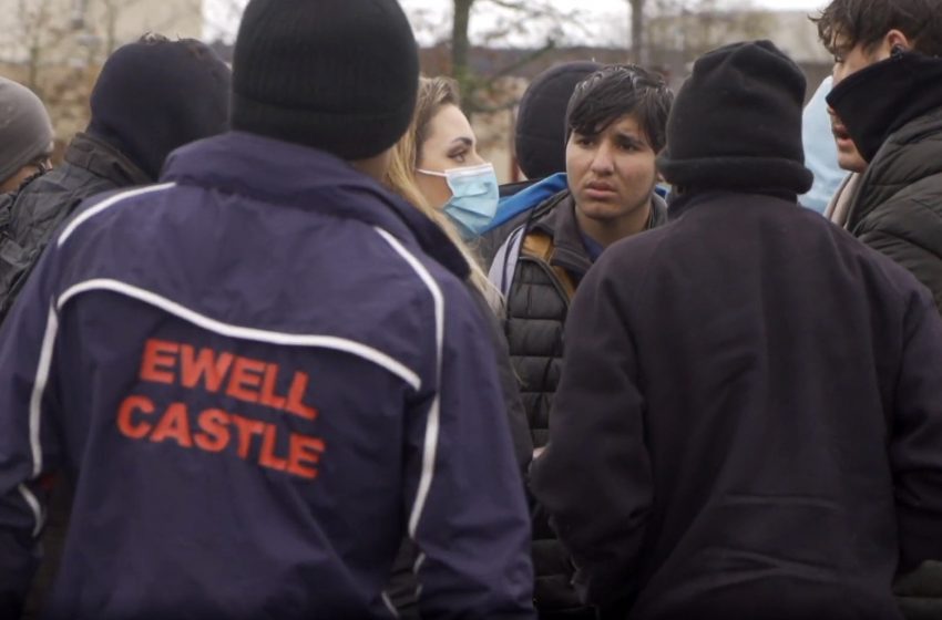  Calais : « Les politiciens changent, la politique reste la même »