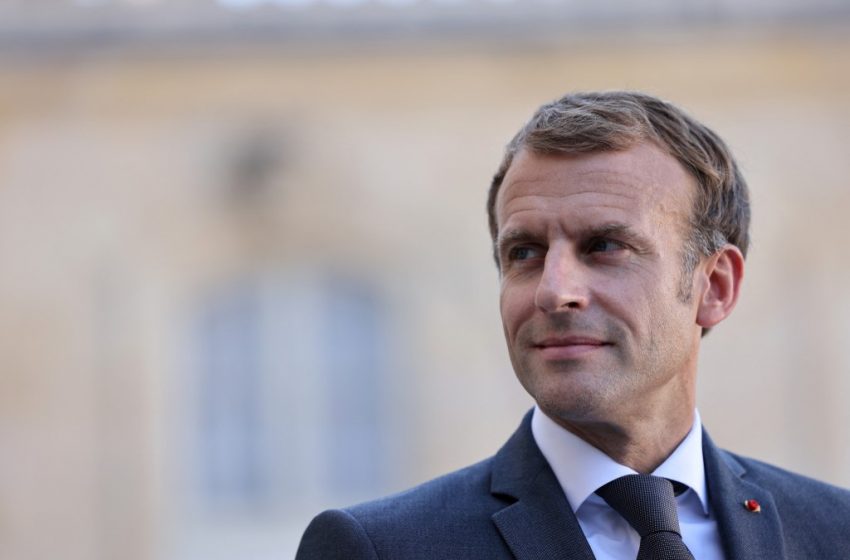  Emmanuel Macron au chevet de la restauration