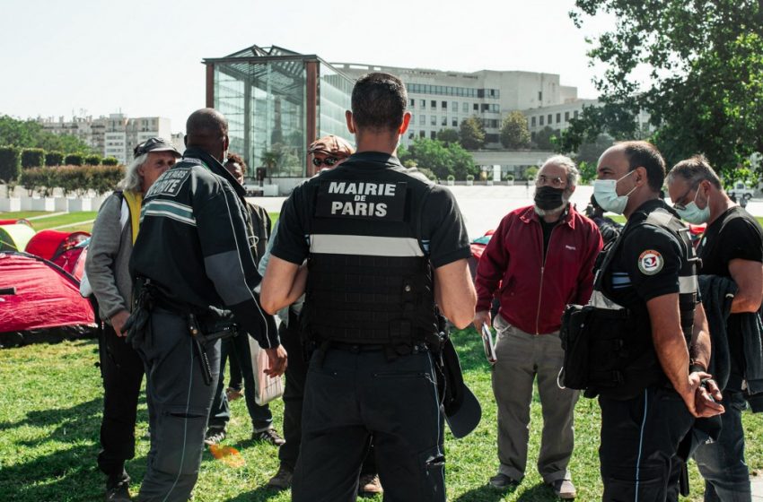  Logement : Parc André-Citroën évacué, 1 200 personnes mises à l’abri