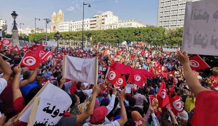  Tunisie. Les partisans du président Kais Saïed lui manifestent leur soutien