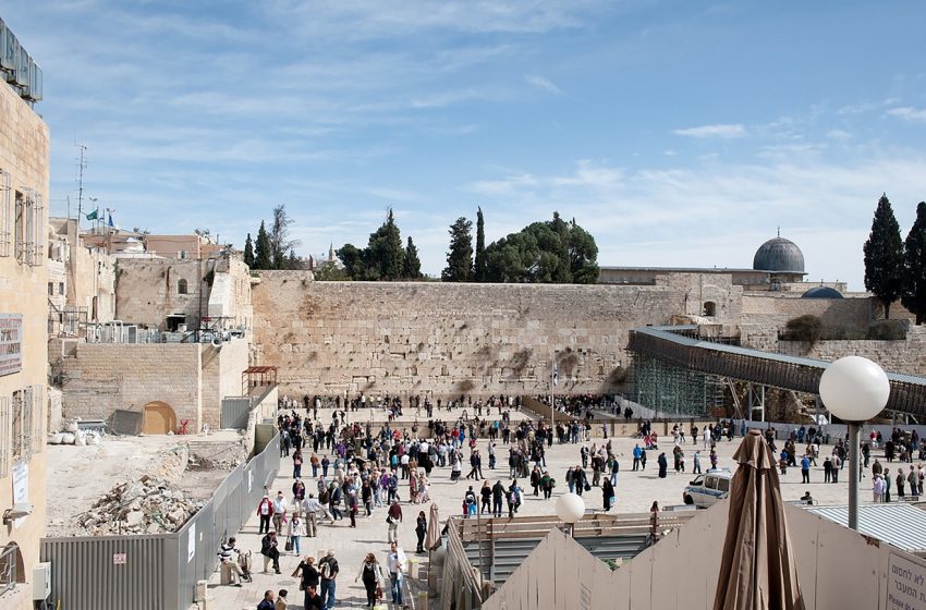  Un historien affirme qu’Israël avait planifié la destruction du quartier maghrébin de Jérusalem