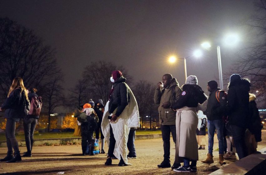  Paris : l’errance de jeunes mis à l’abri puis remis à la rue dans la foulée