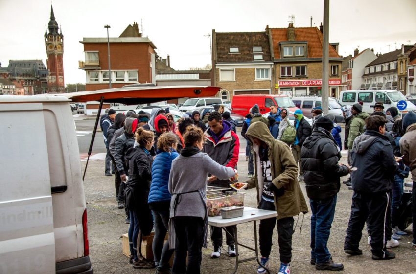  Calais : le nouveau préfet rétablit l’arrêté « anti-distribution »