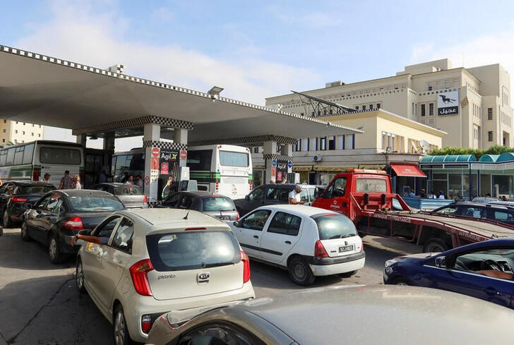  Pénuries en carburant : les Tunisiens entre dépit et normalisation