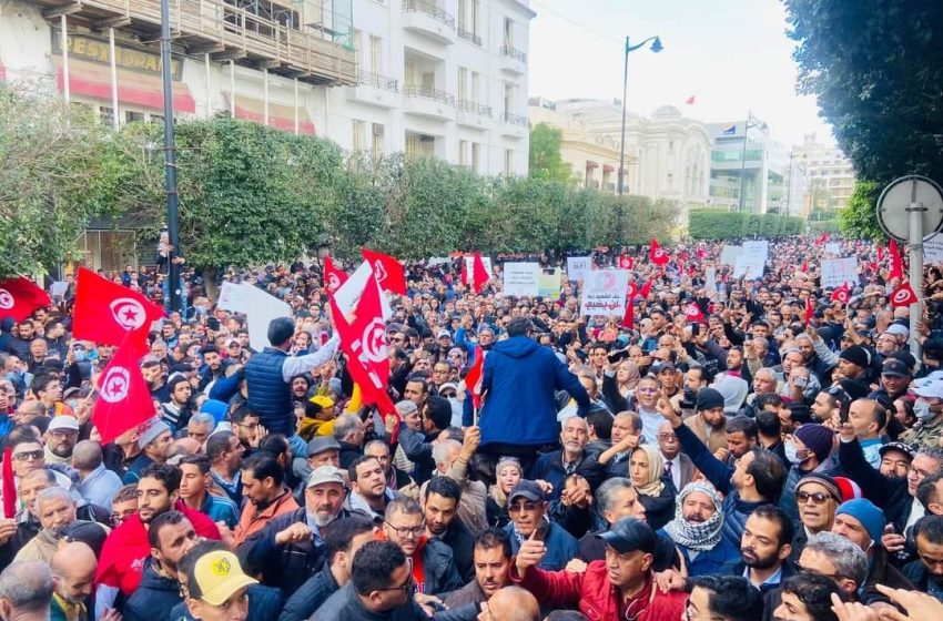  A Tunis plusieurs manifestations réclament le départ de Kais Saïed