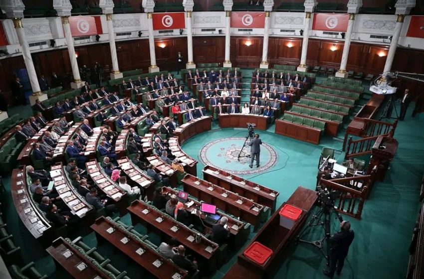  Composé d’anonymes, le nouveau Parlement passionne peu les Tunisiens