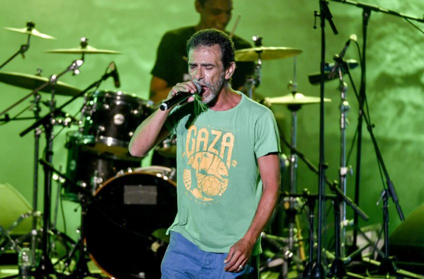  « Je gère mieux la scène que les hommes de Darmanin gèrent les émeutes », Amazigh Kateb, chanteur de Gnawa Diffusion