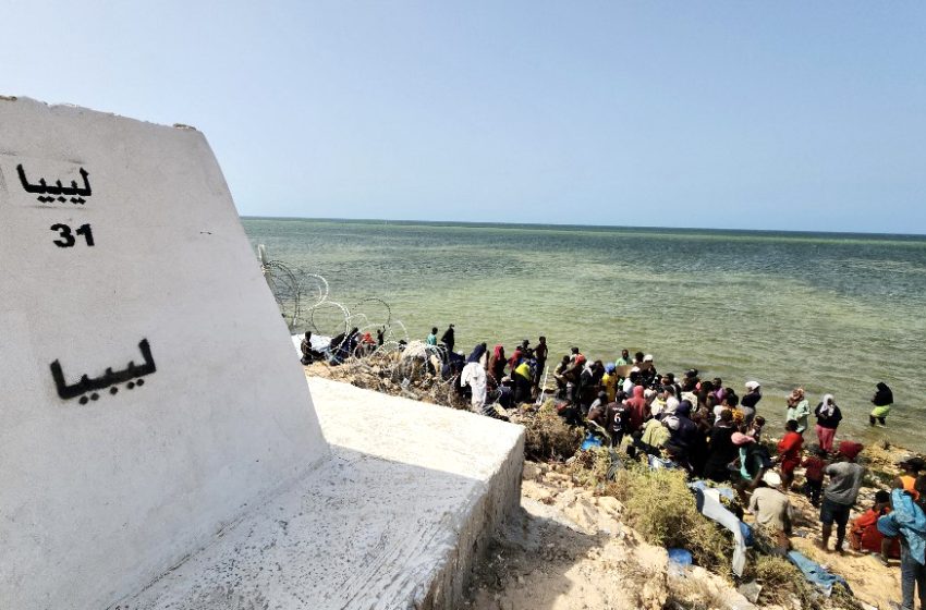  Accord trouvé entre la Tunisie et la Libye pour accueillir les migrants bloqués à la frontière