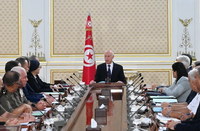  Tensions entre la Tunisie et l’UE : le président Saïed ajourne une visite d’officiels européens