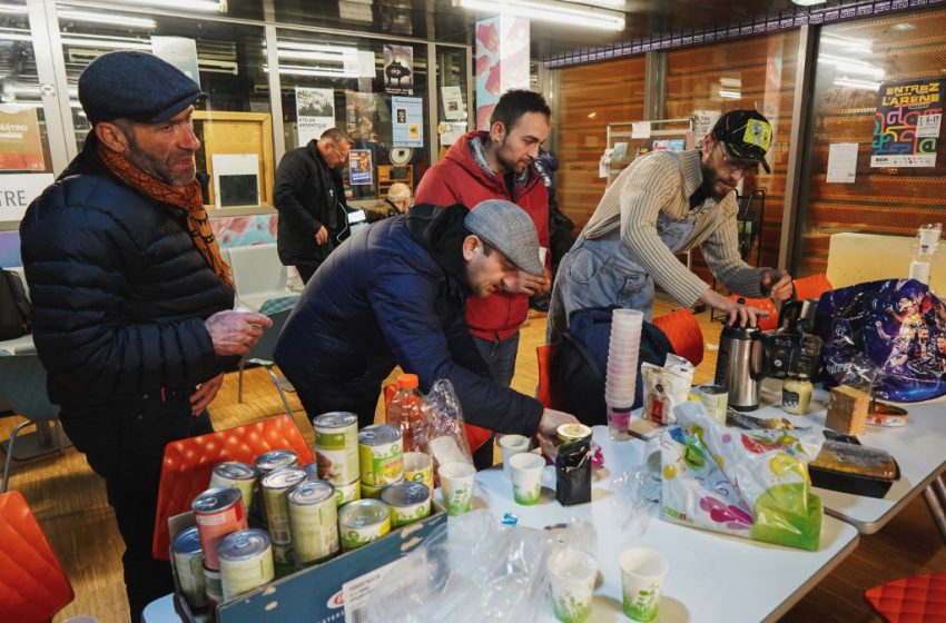  Distributions alimentaires à Paris : interdiction suspendue par la justice