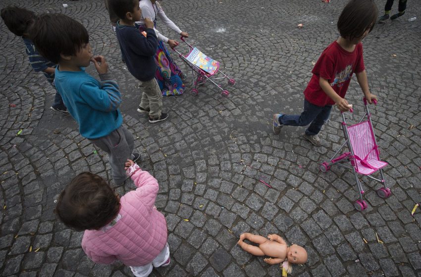  Plus de 2 000 enfants à la rue en France