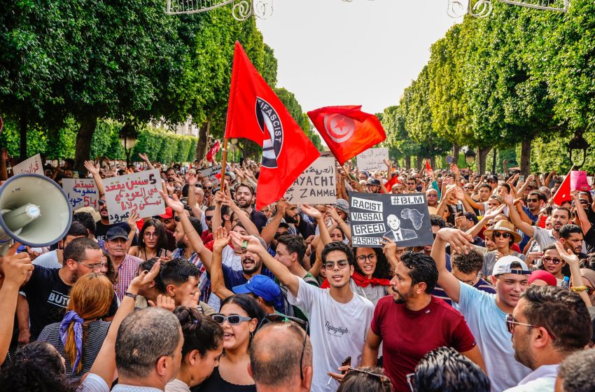  Rassemblement à Tunis contre l’amendement de la loi électorale